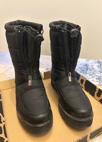 Siyah Kadın Dolgu Topuklu Lastikli Bot - Görsel 3