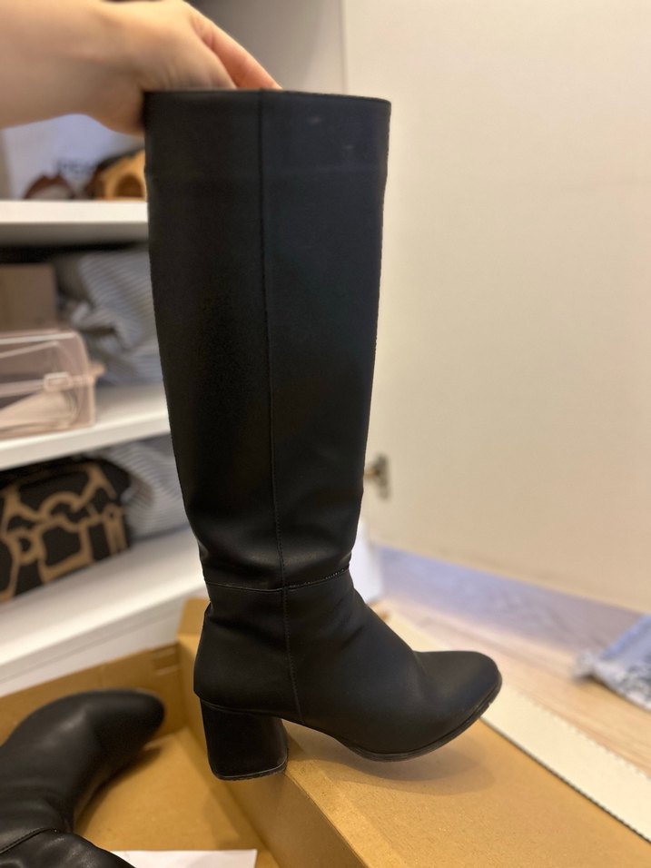 Kadın Siyah Deri Dizaltı Topuklu Bot - Görsel 3