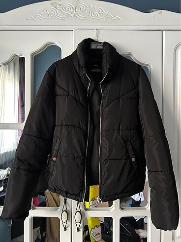 BERSHKA mont