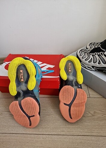 Nike Nike LeBron 19
