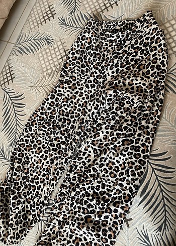 Leopar Desenli etekli pantolon - Görsel 3