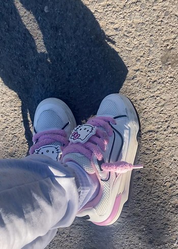 Hello kitty ayakabı BERSHKA - Görsel 2