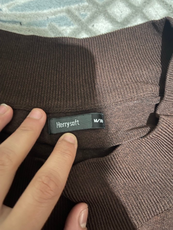 Kahverengi omuz detaylı kazak - Görsel 4