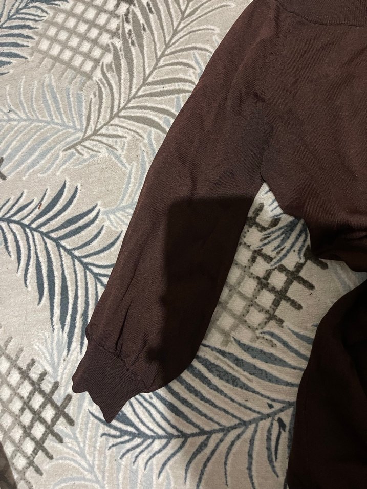 Kahverengi omuz detaylı kazak - Görsel 2