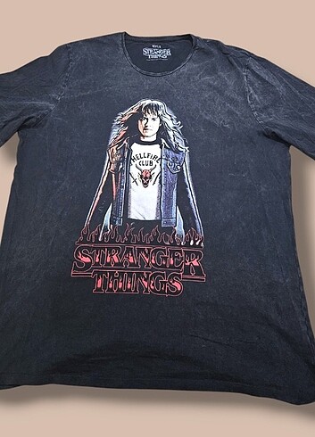 STRANGER THINGS T-shirt