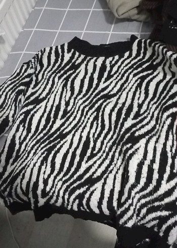 Zebra Desenli Siyah Örgü Kadın Kazak