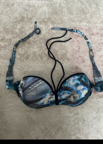 Bikini Üstü