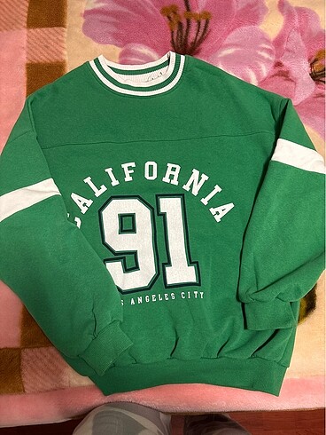 sweatshirt