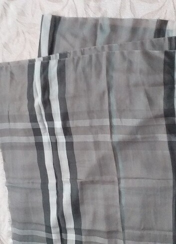 Burberry şal 