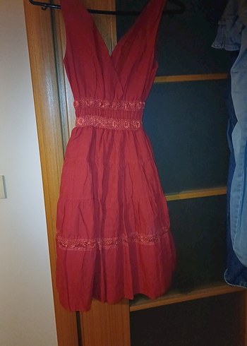 Kırmızı Nakışlı V Yakalı  % 100 koton Elbise - Görsel 2