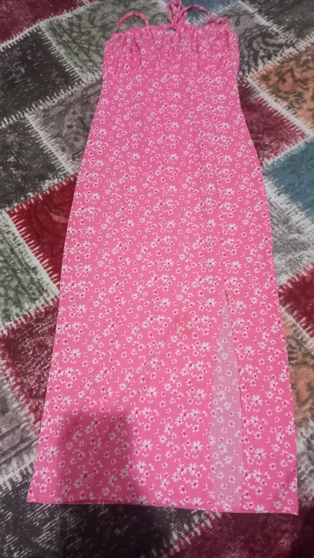 Pembe Çiçekli yırtmaçlı elbise - Görsel 2