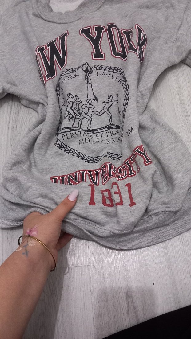 Gri Zincir Detaylı Baskılı Kadın Sweatshirt s beden - Görsel 3