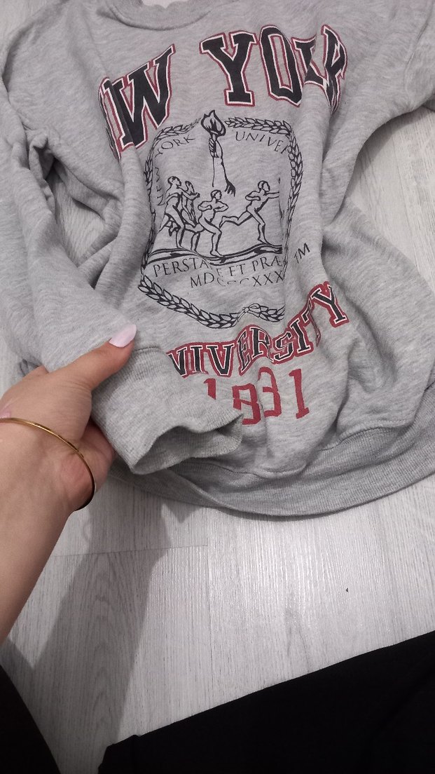 Gri Zincir Detaylı Baskılı Kadın Sweatshirt s beden - Görsel 2