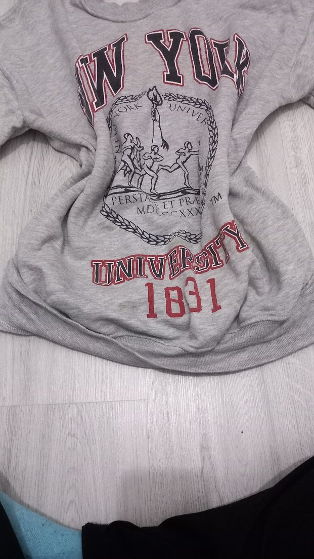 Gri Zincir Detaylı Baskılı Kadın Sweatshirt s beden - Görsel 4