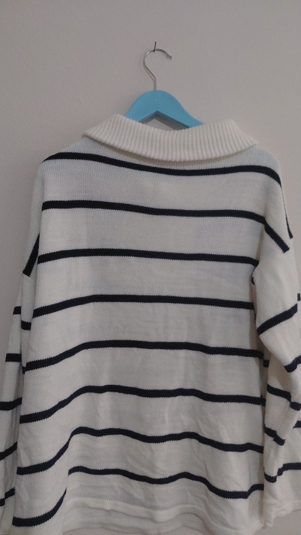 Çizgili Beyaz Gri Triko Kadın Kazak - Görsel 4