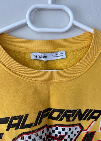 l Beden Bershka sweatshirt