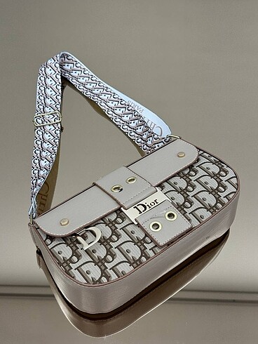 Dior Astarlı Tek gözlü Uzun ayarlanabilir kolon askılı ÖLÇÜ: 26