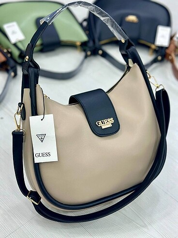 Guess Astarsız içi süet Etiketli Uzun askılı ayarlanabilir Mıkna
