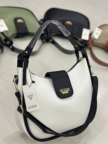 Guess Astarsız içi süet Etiketli Uzun askılı ayarlanabilir Mıkna
