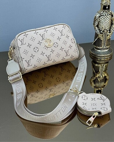 Louis Vuitton Astarlı 2 bölmeli Çift fermuar kaplamalı Fermua