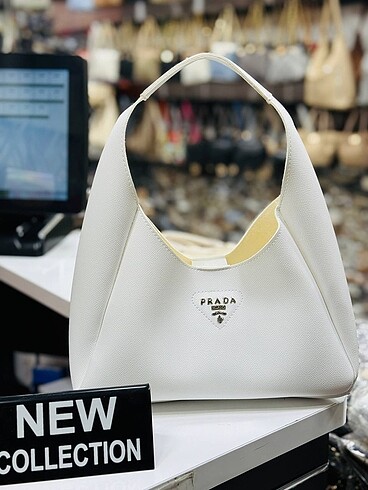 Prada Astarsız İçinde yavru makyaj çantası var Mıknatıs kapamal