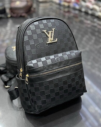 Louis Vuitton Astarsız 2 gözlü Fermuar kapamalı Yanlarda cep m