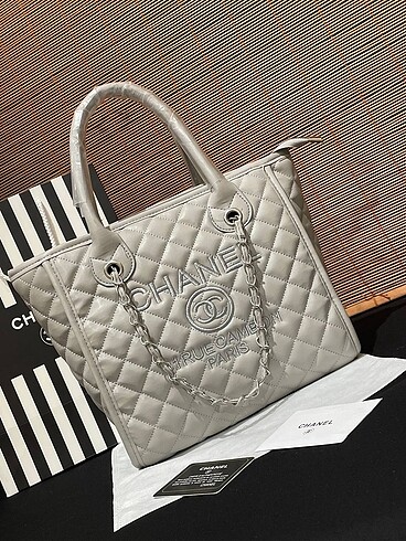 Chanel Astarlı Fermuar kapamalı Uzun askı yok ÖLÇÜ: 27*26