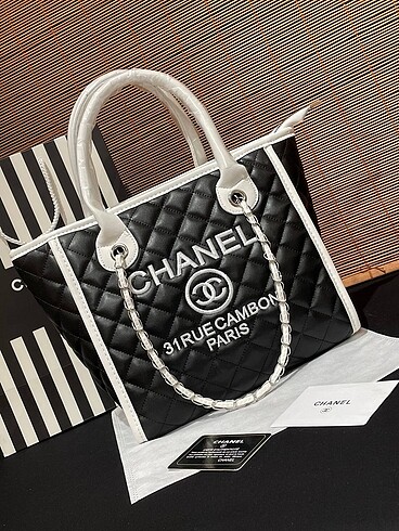 Chanel Astarlı Fermuar kapamalı Uzun askı yok ÖLÇÜ: 27*26