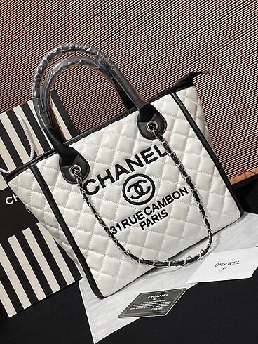 Chanel Astarlı Fermuar kapamalı Uzun askı yok ÖLÇÜ: 27*26
