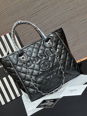 Chanel Astarlı Fermuar kapamalı Uzun askı yok ÖLÇÜ: 27*26