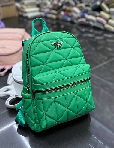 Prada Sırt çantası Astarsız 2 gözlü Fermuar kapamalı Yanlarda
