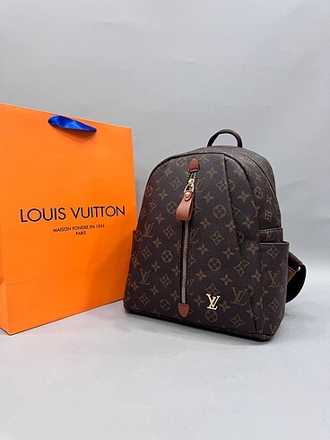 Louis Vuitton Sırt çantası Astarsız 2 gözlü Fermuar kapamalı
