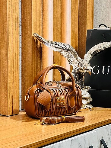 Miu Miu Astarlı Uzun ayarlanabilir askılı Fermuar kapamalı ÖLÇÜ