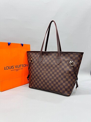 Louis Vuitton Astarlı İçinde fermuarlı cep var Fermuar kapamal