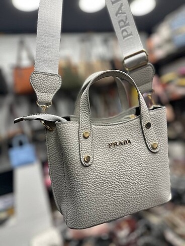 Prada Astarsız Uzun ayarlanabilir askılı Askıda marka ismi yazıy