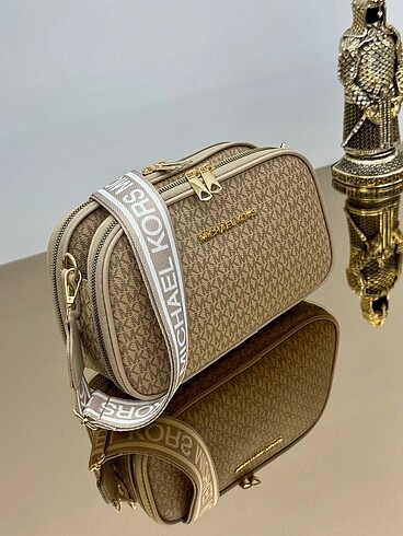 Michael Kors Astarsız 3 gözlü Çift fermuar kapamalı ve tek mık