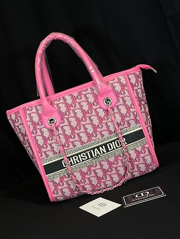 Dior Astarlı Fermuar kapamalı Uzun askı yok ÖLÇÜ: 27*26