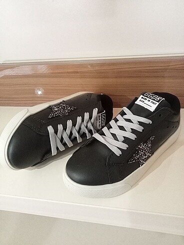 GOLDEN GOOSE ÇOK ŞIKKK ÇOCUK