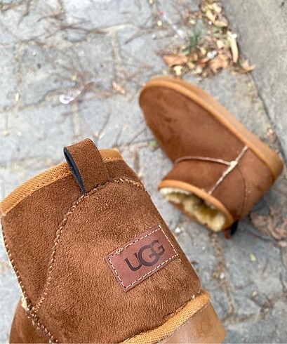 UGG BOT TABA
