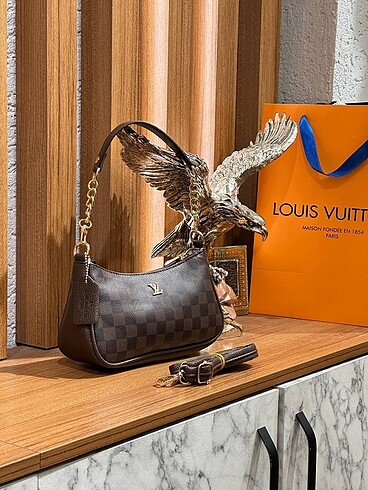 Louis Vuitton Astarlı İçinde cep var Fermuar kapamalı Uzun ayar