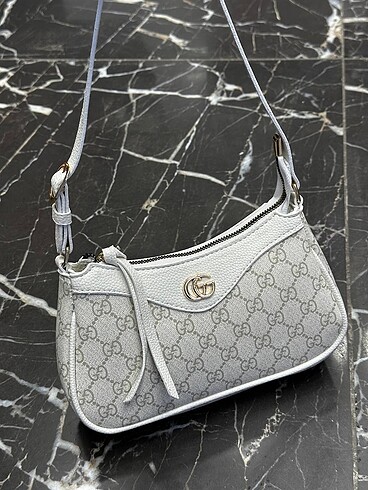 GUCCİ ÇANTA RENKLERİ MEVCCUTTUR