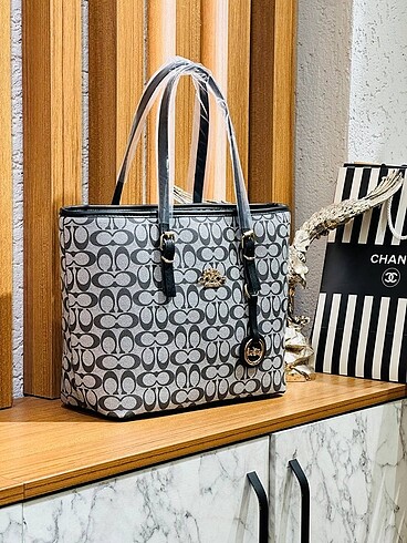 Coach Kova model Astarlı İçinde fermuarsız cep var Uzun askı y