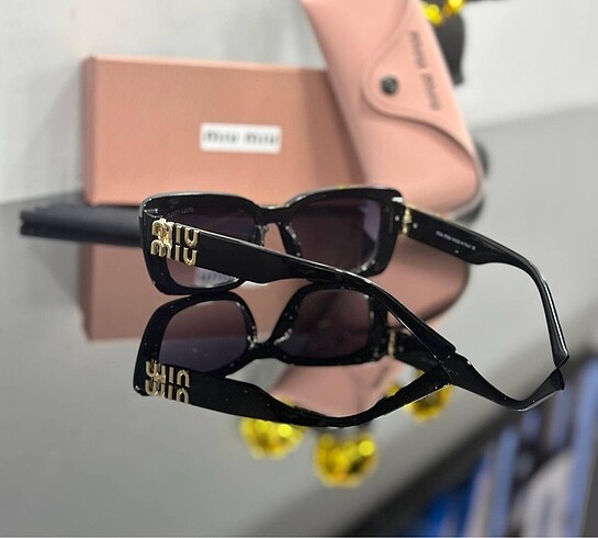 Miu Miu Miu Miu Gözlük+Kutu+Kılıf+Temizleme Bezi Sunglasses+Box+Case+Cl