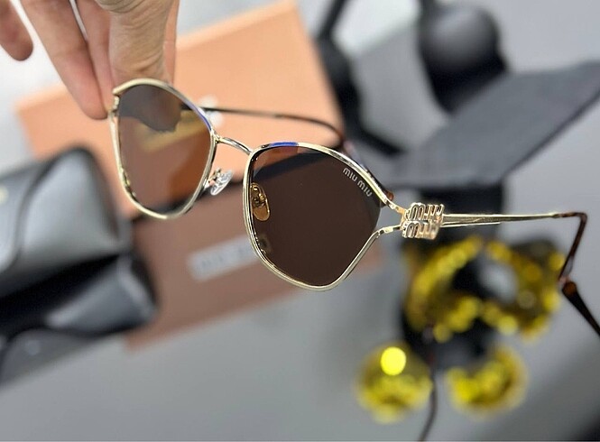 Miu Miu Miu Miu Gözlük+Kutu+Kılıf+Temizleme Bezi Sunglasses+Box+Case+Cl