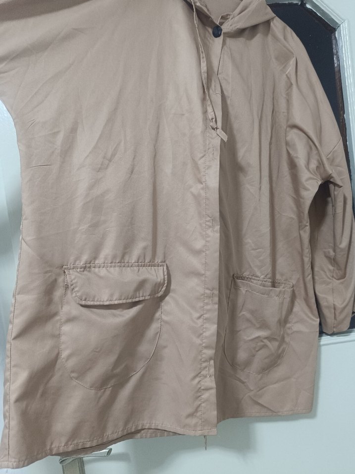 Bej Kapüşonlu Midi Kadın Yağmurluk - Görsel 2