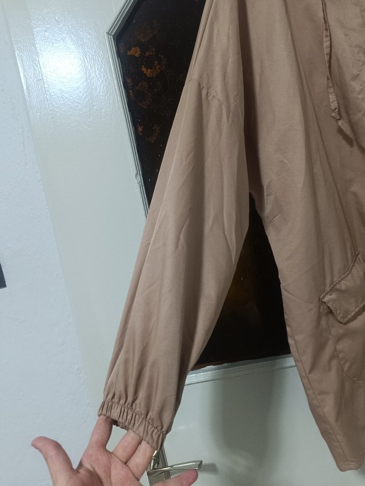 Bej Kapüşonlu Midi Kadın Yağmurluk - Görsel 3