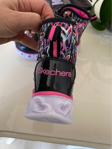 Skechers 27 numara kız çocuk botu