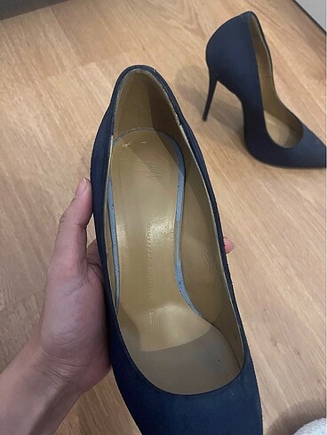37 Beden Giuseppe Zanotti Stiletto