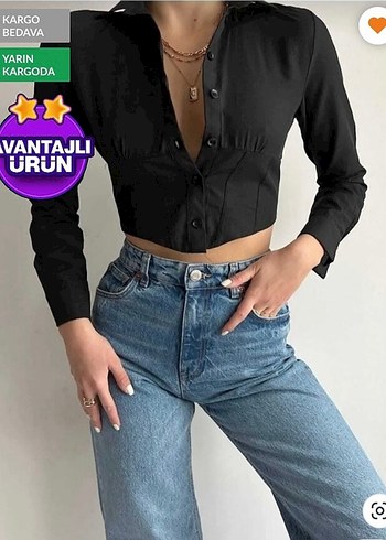 Siyah Düğmeli V Yaka Kısa Kadın Gömlek