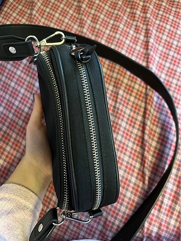  Beden siyah Renk stradivarius kol çantası
